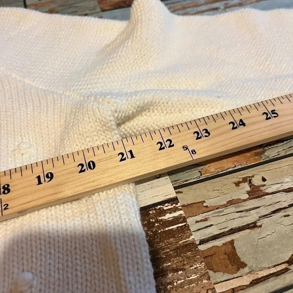 Old Navy cream king sweater with popcorn detail on front - Medium - Picture 10 of 13